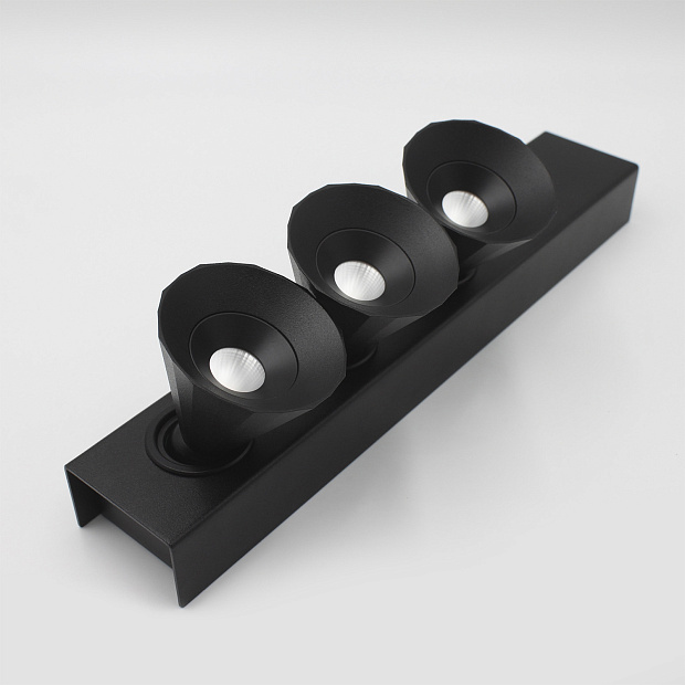 Skarlat  RSLC74131-3 3×7W BK 3000K